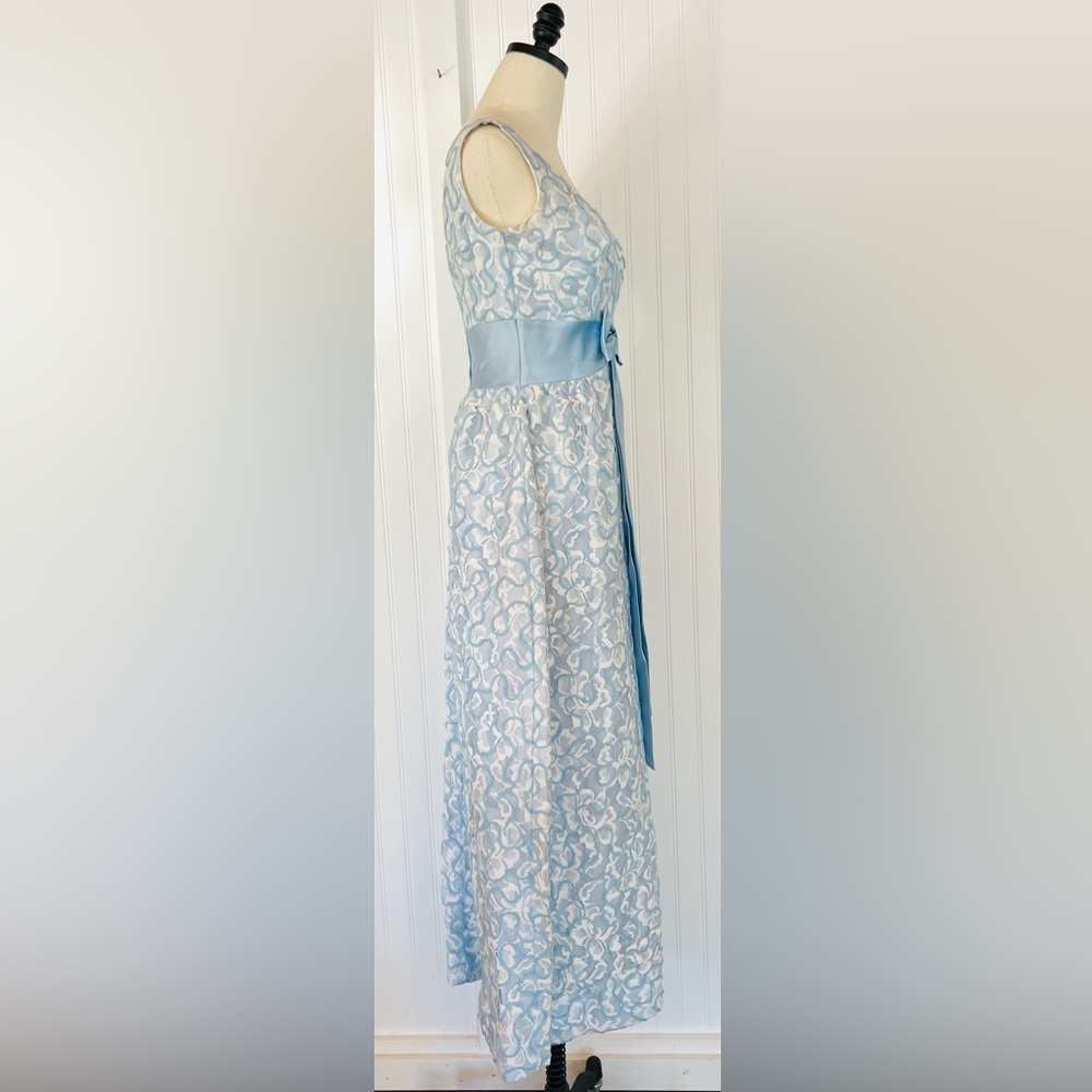 Vintage Blue and White Lace Gown with Satin Bow Small Unusual Pattern Applique - Picture 9 of 15